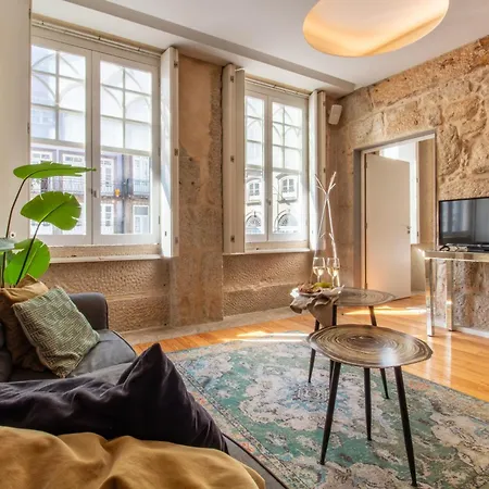 Lovelystay - Aurora Mezzanine Apartment