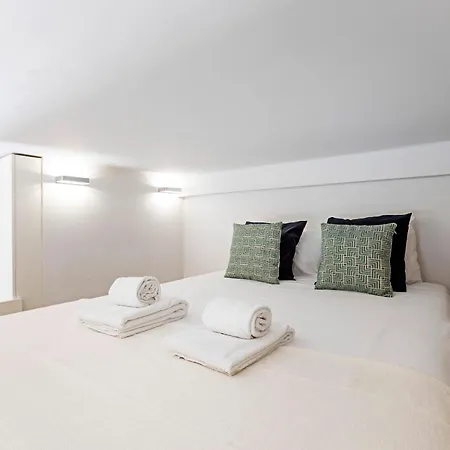Lovelystay - Aurora Mezzanine Appartement Oporto